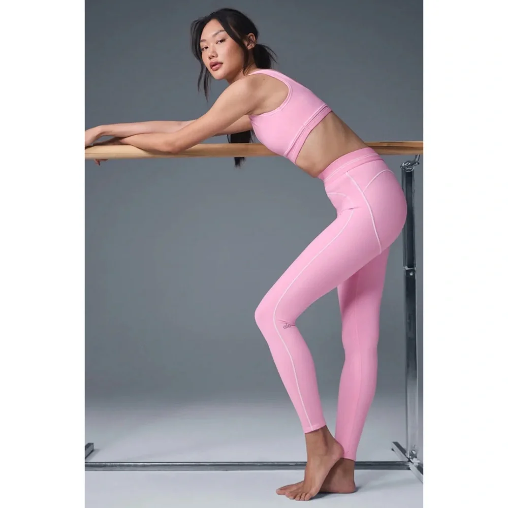 Alo Yoga Airbrush Heart Throb Bra Sweet Pink/White S
